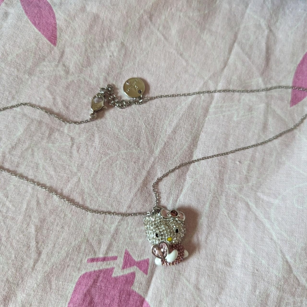 hello kitty x Swarovski necklace pink jewel heart design
